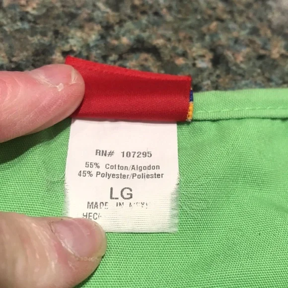 Dickies Large dental scrubs top.  Green V neck with tooth brush embroidery - Picture 9 of 10